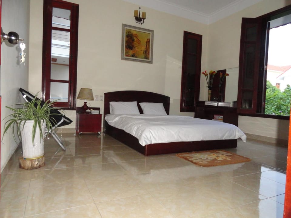 Hạ Long Lily Homestay Bed and Breakfast in Laos