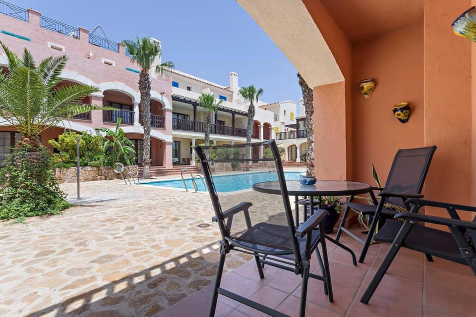Balcony/Terrace, Pool view, Swimming pool