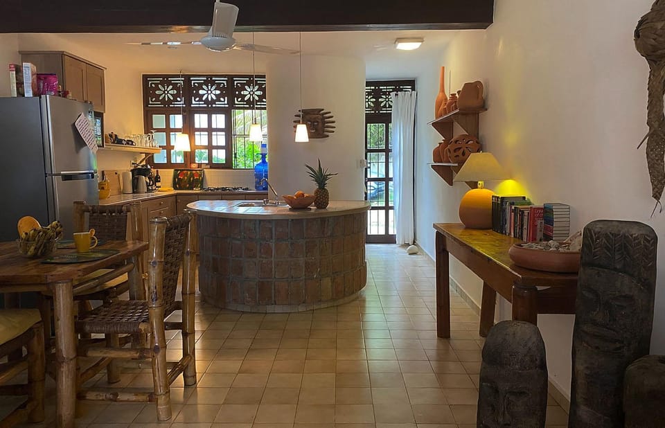 Dining area, kitchen