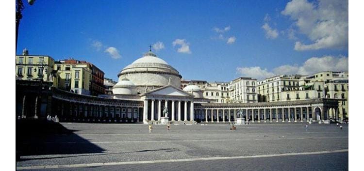 Vicstreet House in Naples