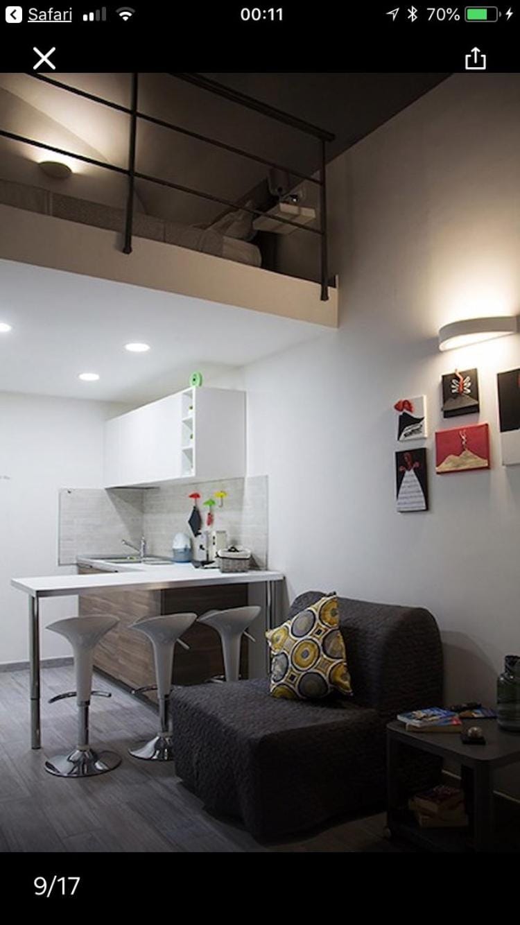 Vicstreet House in Naples