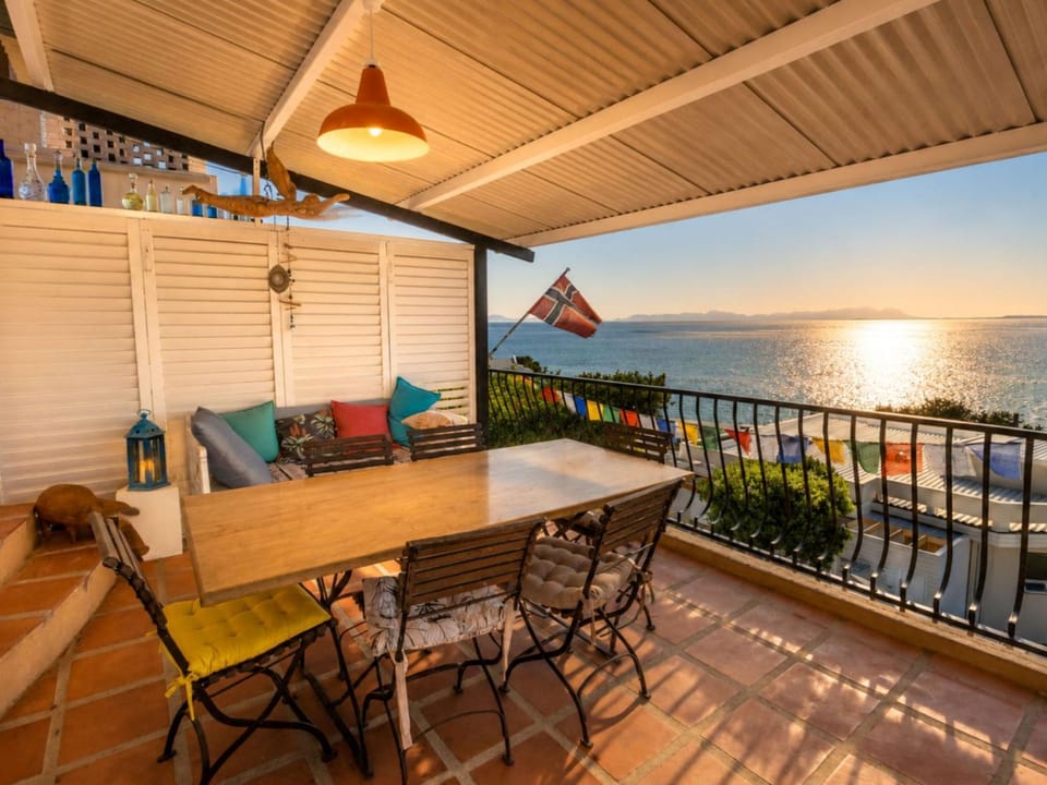 View (from property/room), View (from property/room), Balcony/Terrace, Seating area, Sea view, Sea view, Sunset