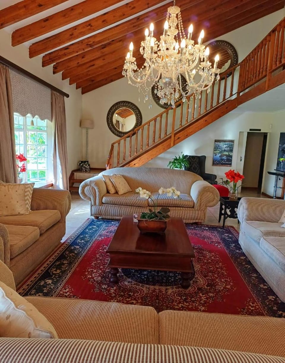 Seating area, Internal: Not applicable to any particular room