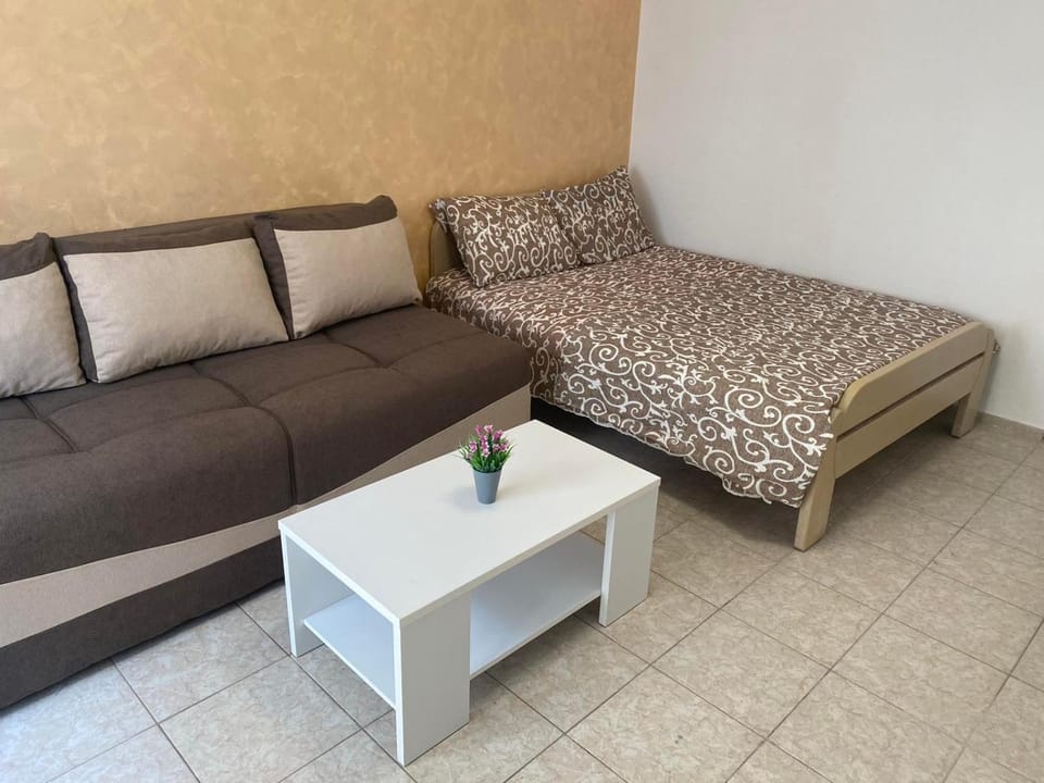 Apartmani Marojević, Bar Apartment in Montenegro