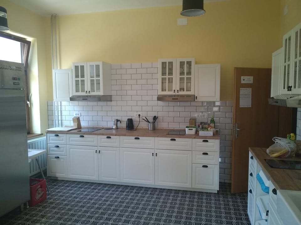 Kitchen or kitchenette, Kitchen or kitchenette, Communal kitchen