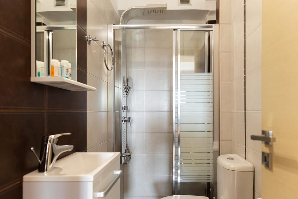 Shower, Toilet, Bathroom