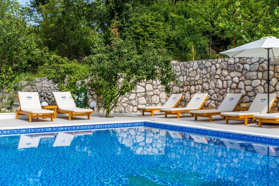 Swimming pool, Swimming pool