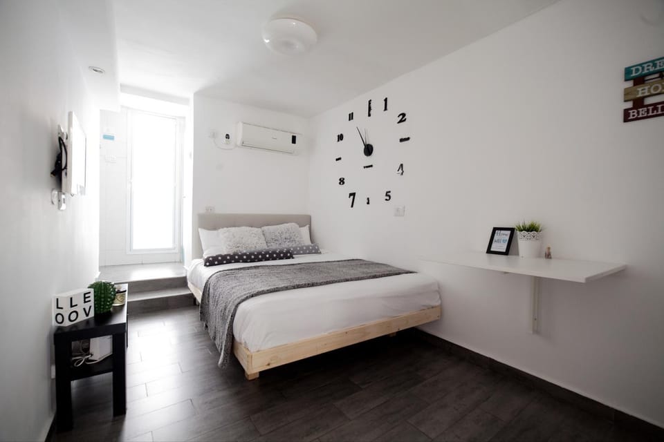 Stunning Studio By The Beach Apartment in Tel Aviv-Yafo