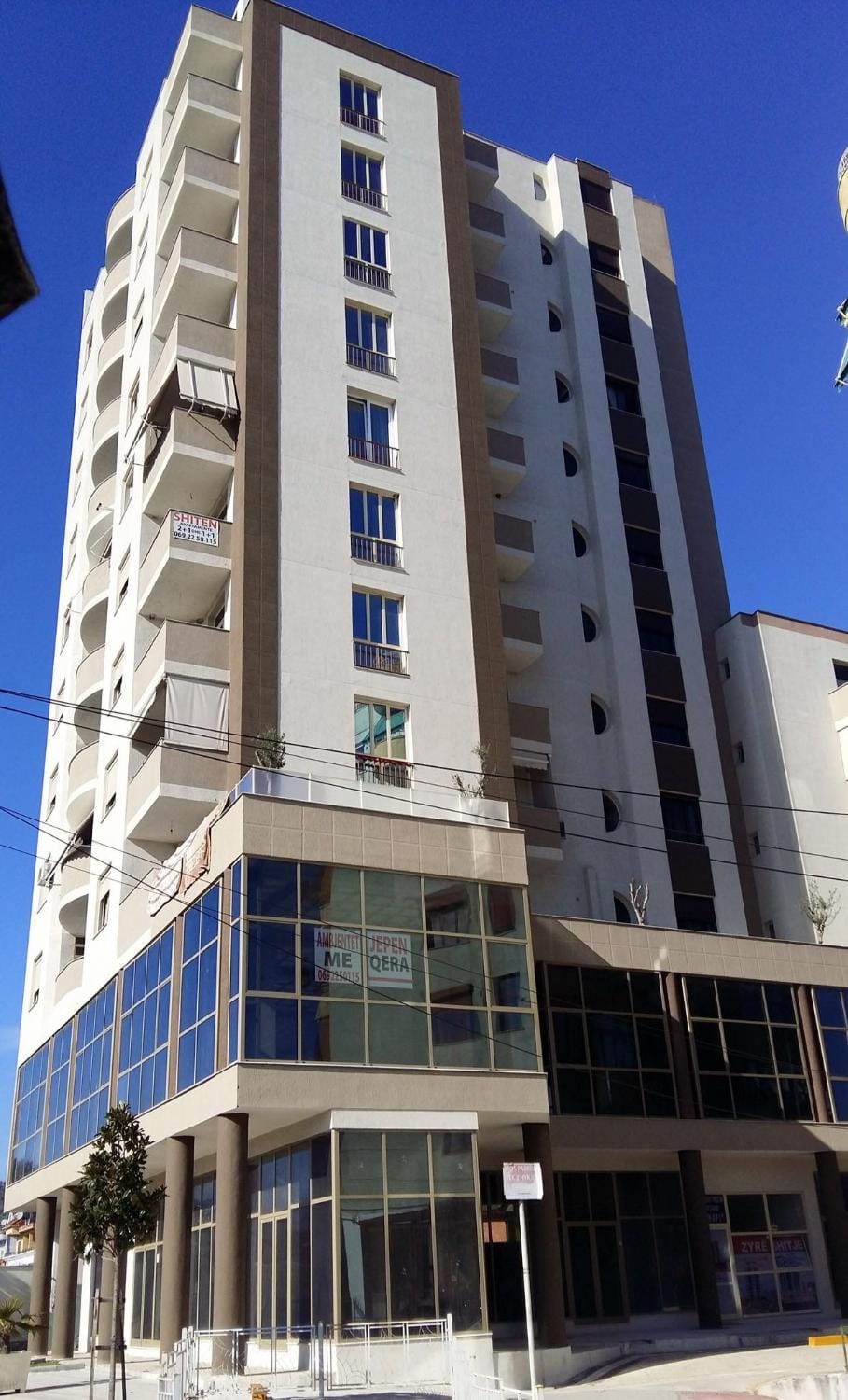Facade/entrance