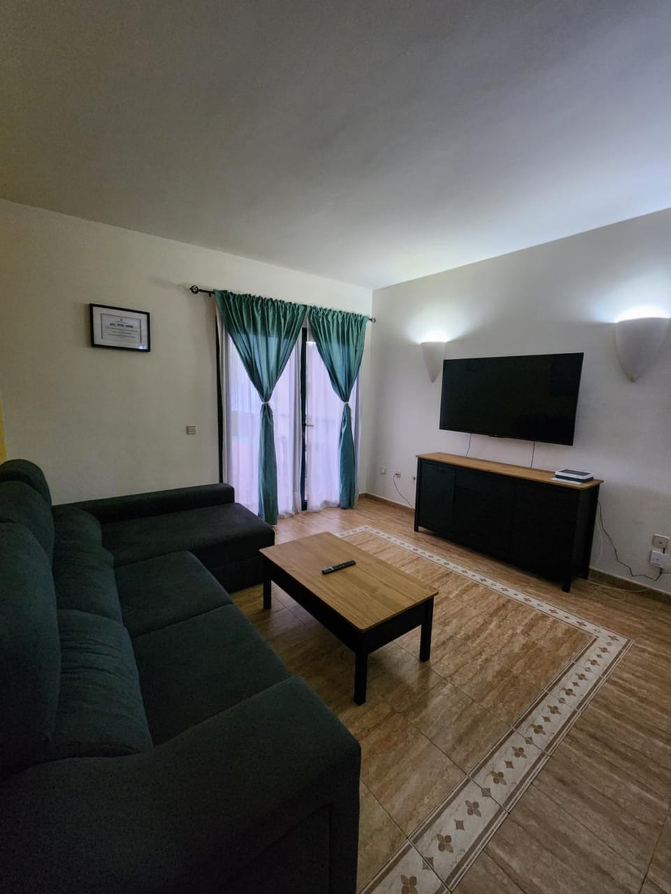 Communal lounge/ TV room