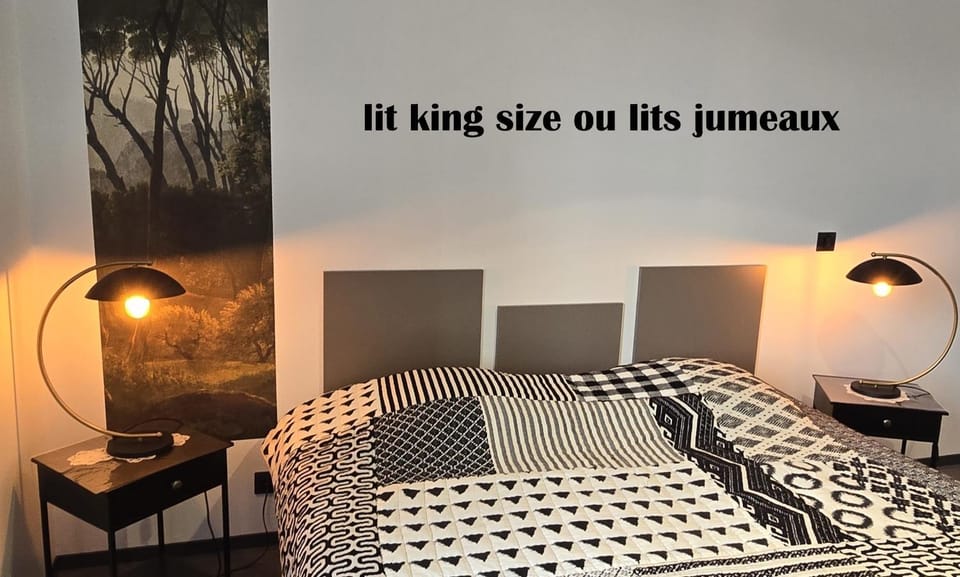 Bed, Photo of the whole room