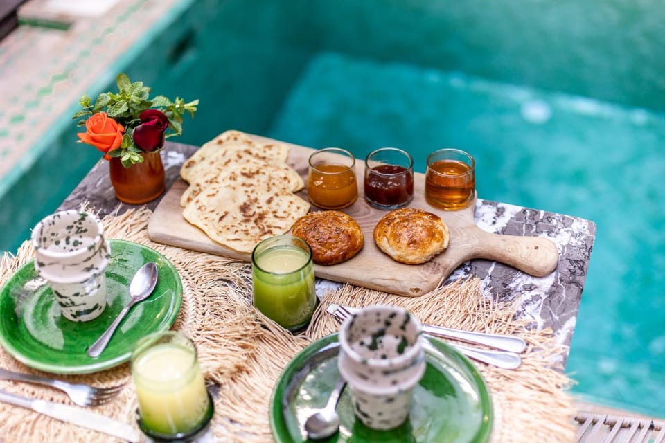 Food and drinks, Food, Pool view, Swimming pool, Breakfast, Continental breakfast, Drinks