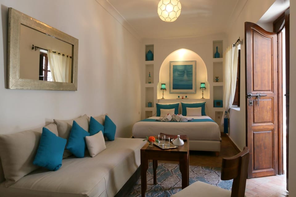 Photo of the whole room, Seating area, Bedroom