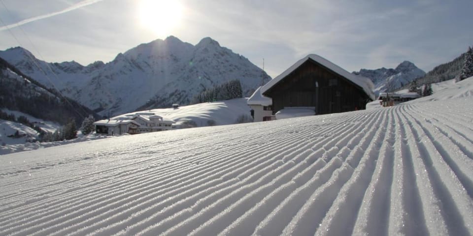 Property building, Day, Natural landscape, Winter, Mountain view