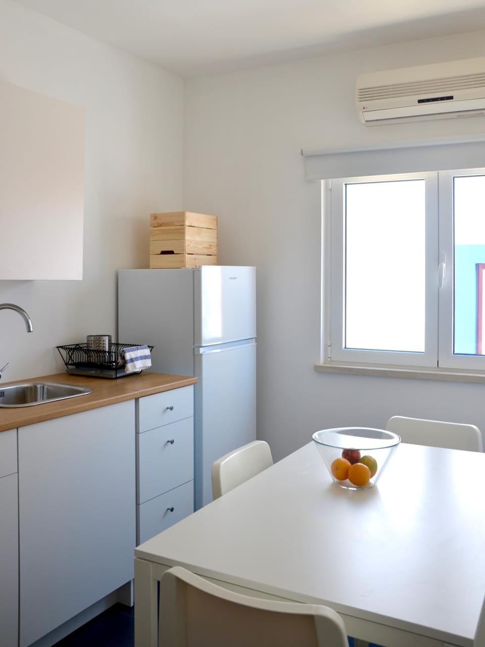 Kitchen or kitchenette, Dining area, Communal kitchen
