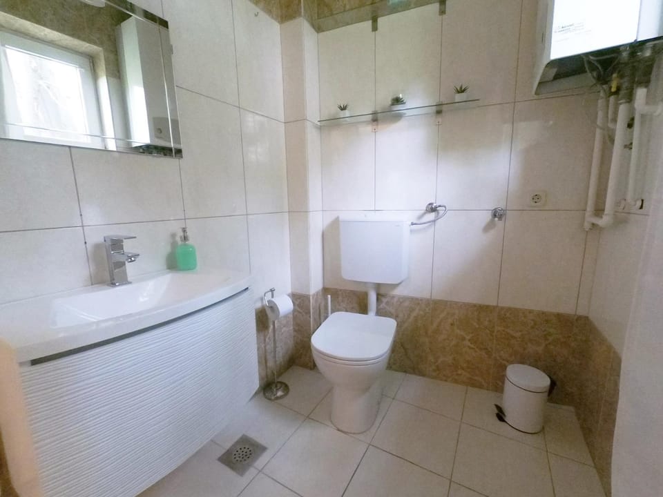 Toilet, Bathroom