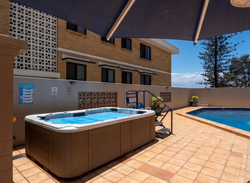 Hot Tub, Hot Tub