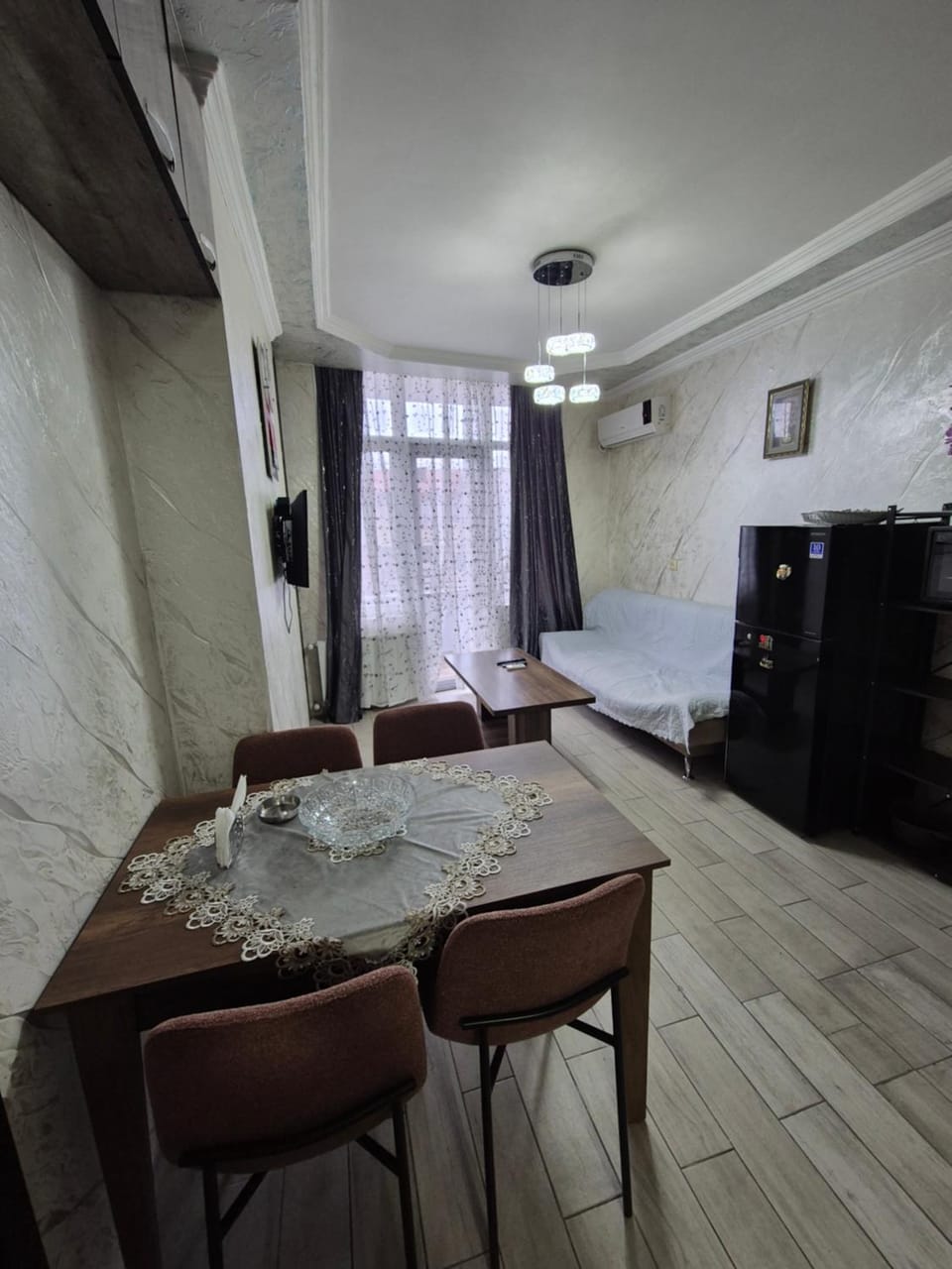 Kitchen or kitchenette, Living room