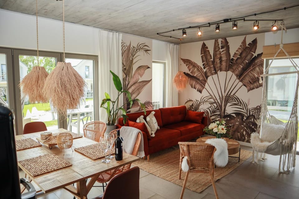 Garden, Living room, Seating area, Garden view