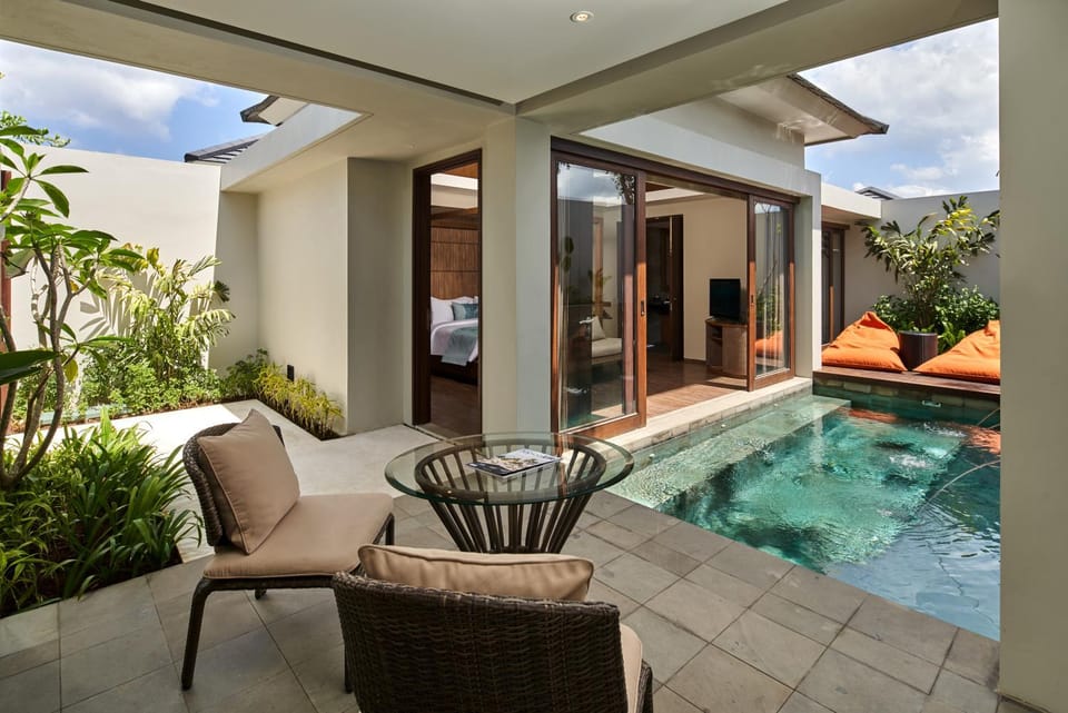Patio, Swimming pool