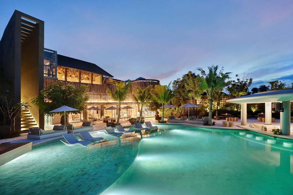Swimming pool