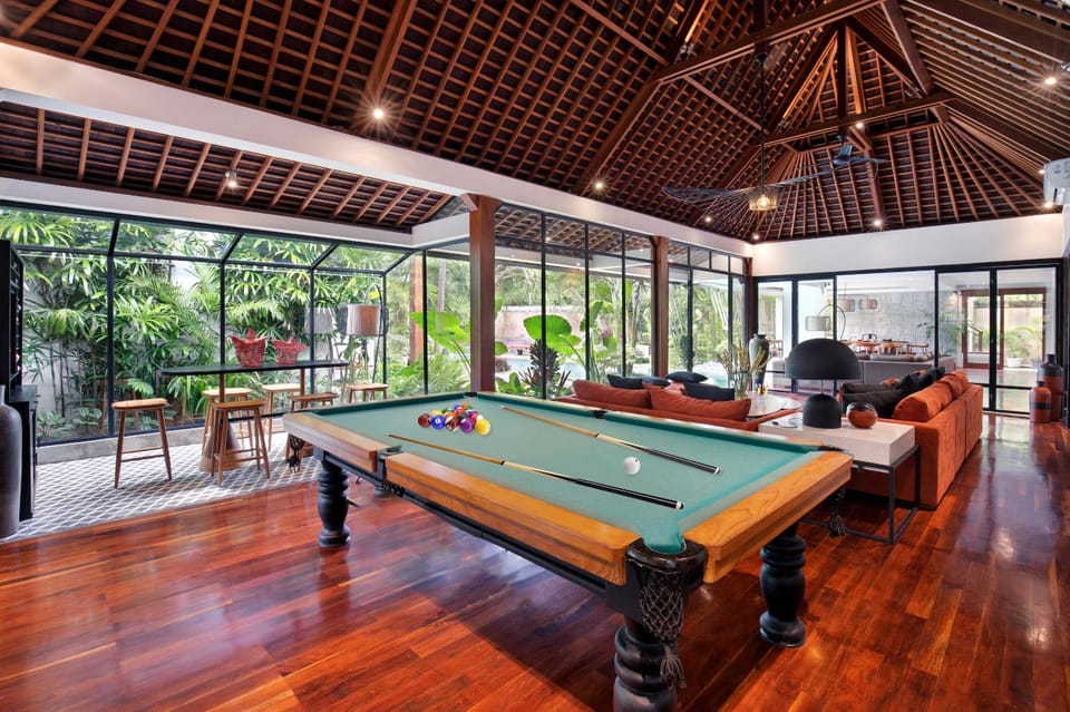 Billiard, Game Room, Living room, Pool view