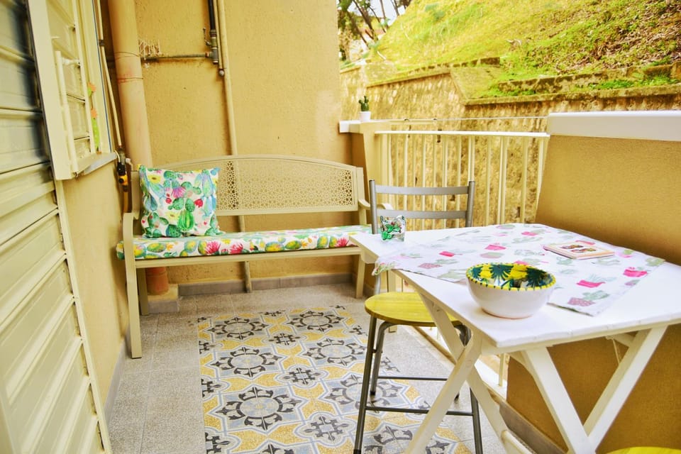 Spring, Balcony/Terrace