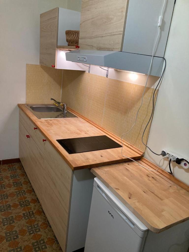 Kitchen or kitchenette