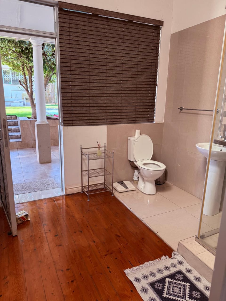 Mbalenhle Guest House (Self-Catering) Bed and Breakfast in Durban
