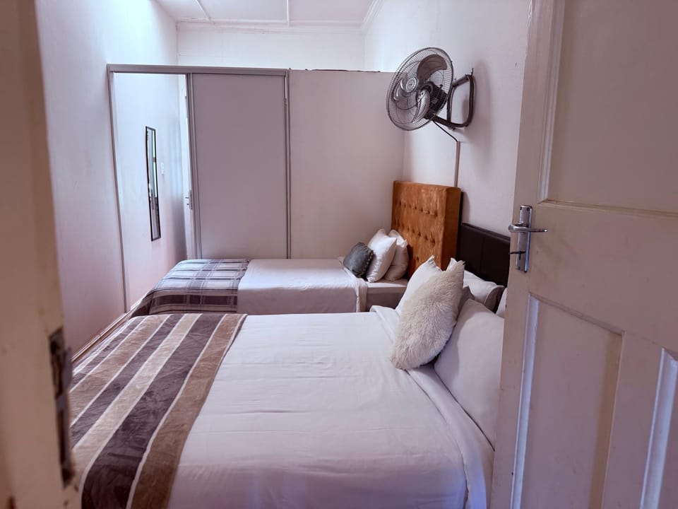 Mbalenhle Guest House (Self-Catering) Bed and Breakfast in Durban