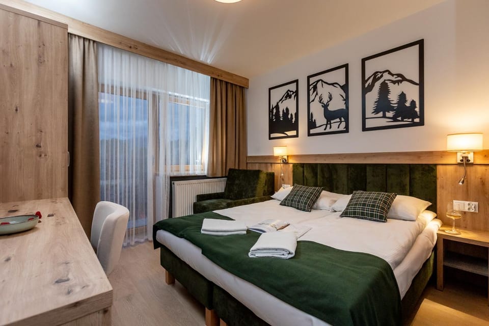 Bed, Photo of the whole room, Bedroom, towels