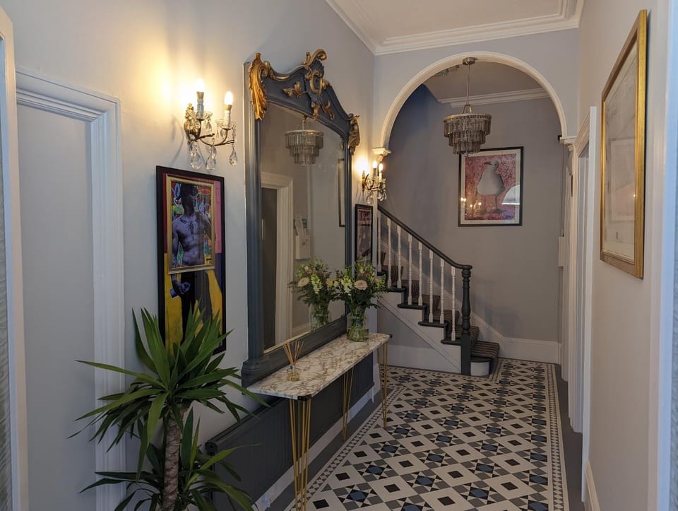 Lobby or reception, Internal: Not applicable to any particular room