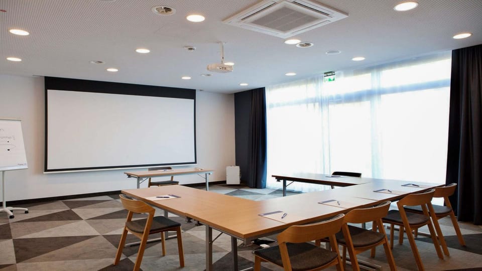 Meeting/conference room