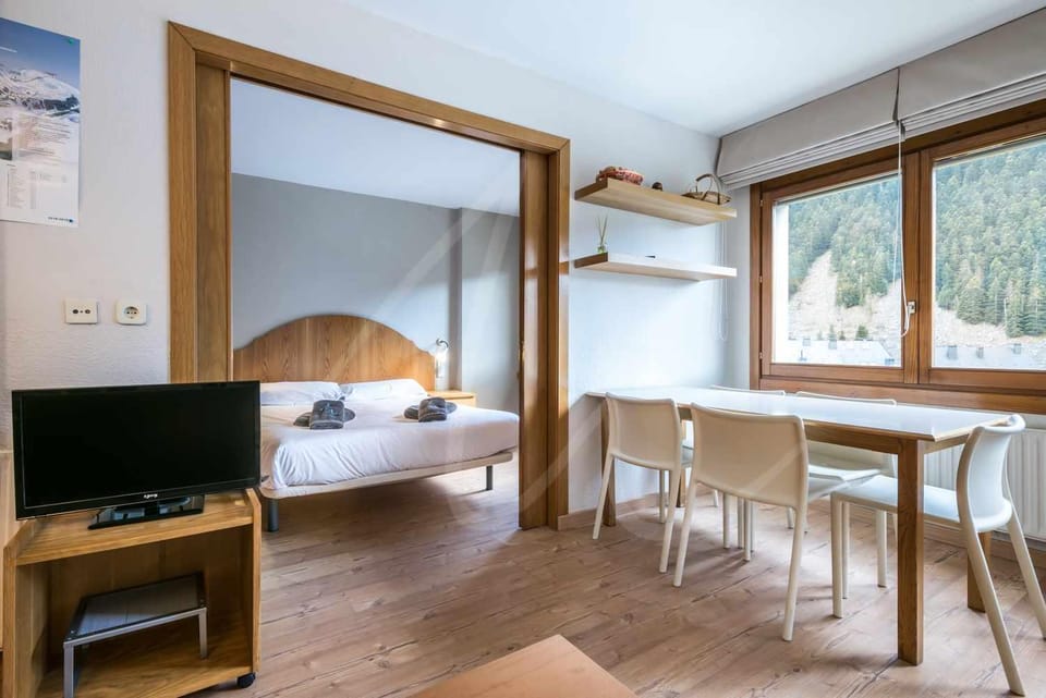 Dining area, Bedroom
