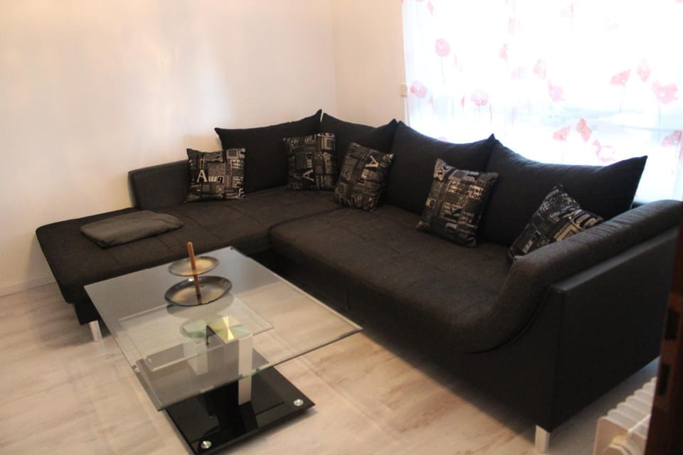 TV and multimedia, Living room, Photo of the whole room, Seating area