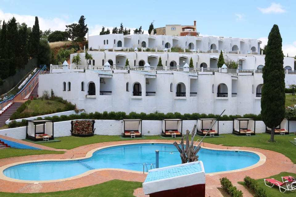 Day, Garden, Pool view, Swimming pool, sunbed