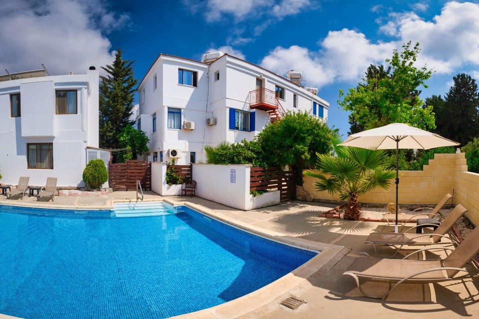 Property building, Garden, View (from property/room), Swimming pool, sunbed