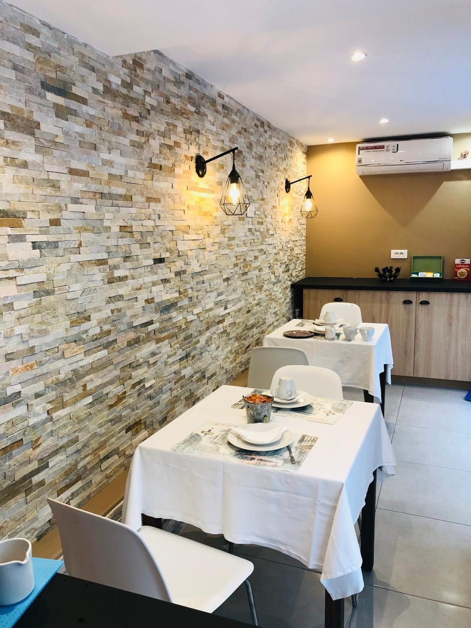 Restaurant/places to eat