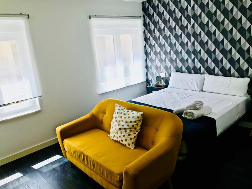 Living room, Bedroom, City view
