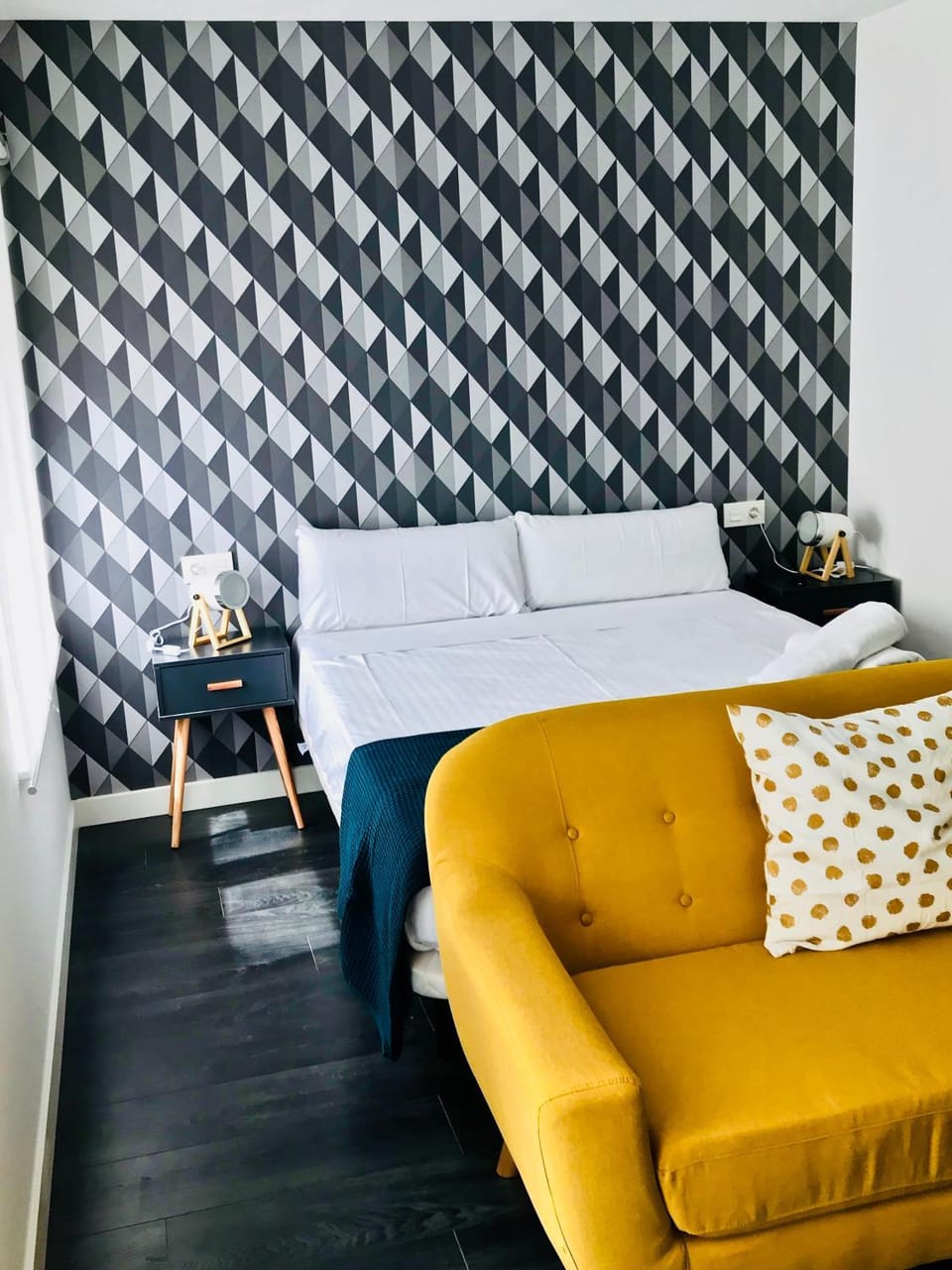 Bed, Seating area, Bedroom