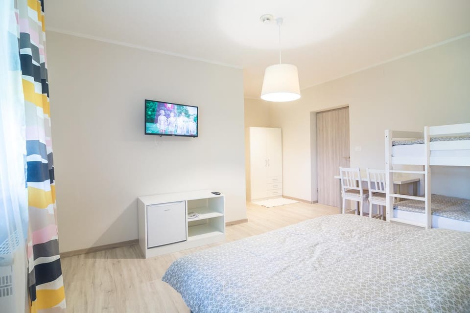 TV and multimedia, Photo of the whole room, bunk bed
