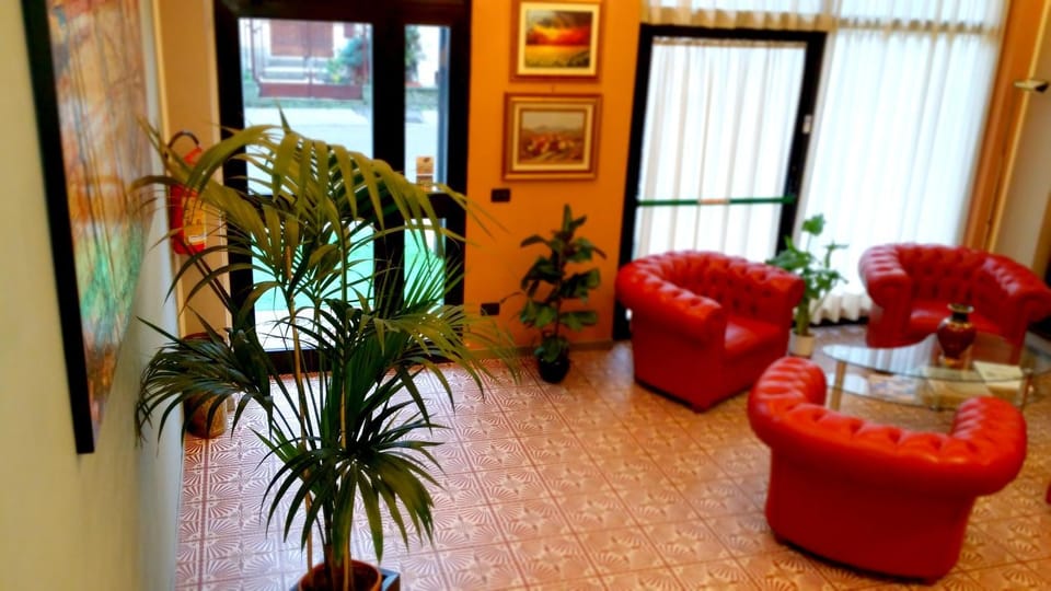 Day, Lobby or reception