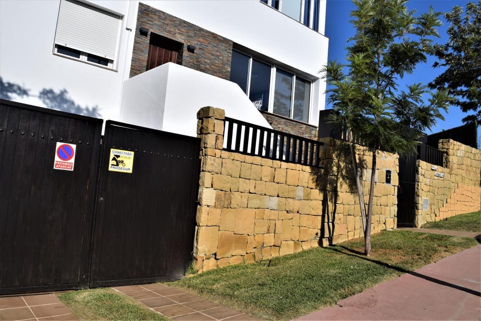 Property building, Street view