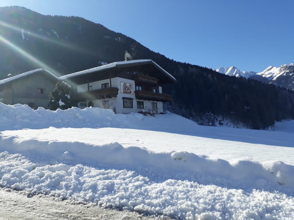 Property building, Day, Winter