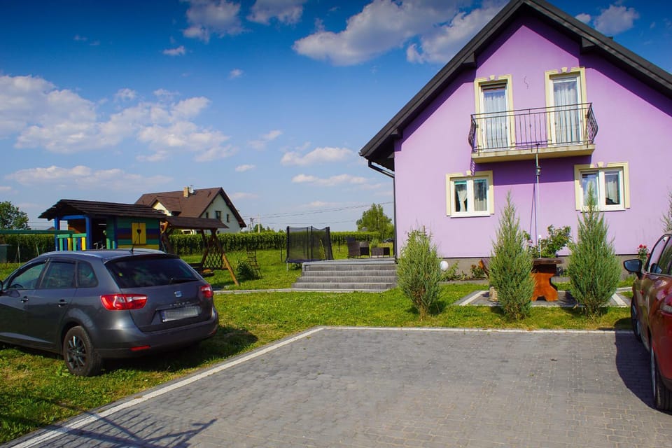 Property building, Spring, Day, Neighbourhood, Garden, Garden view, Parking