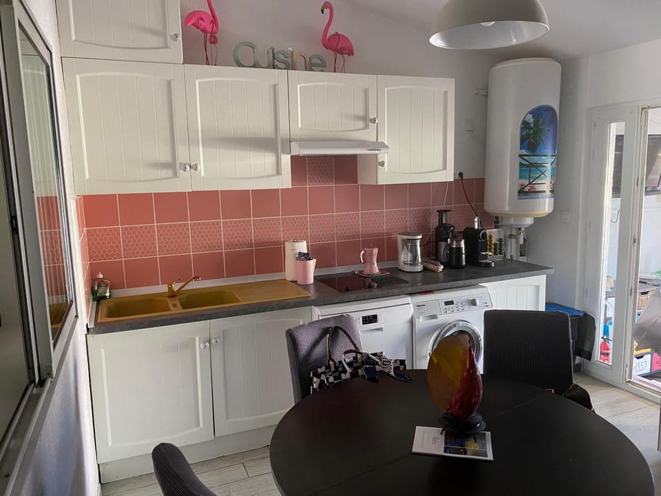 Kitchen or kitchenette
