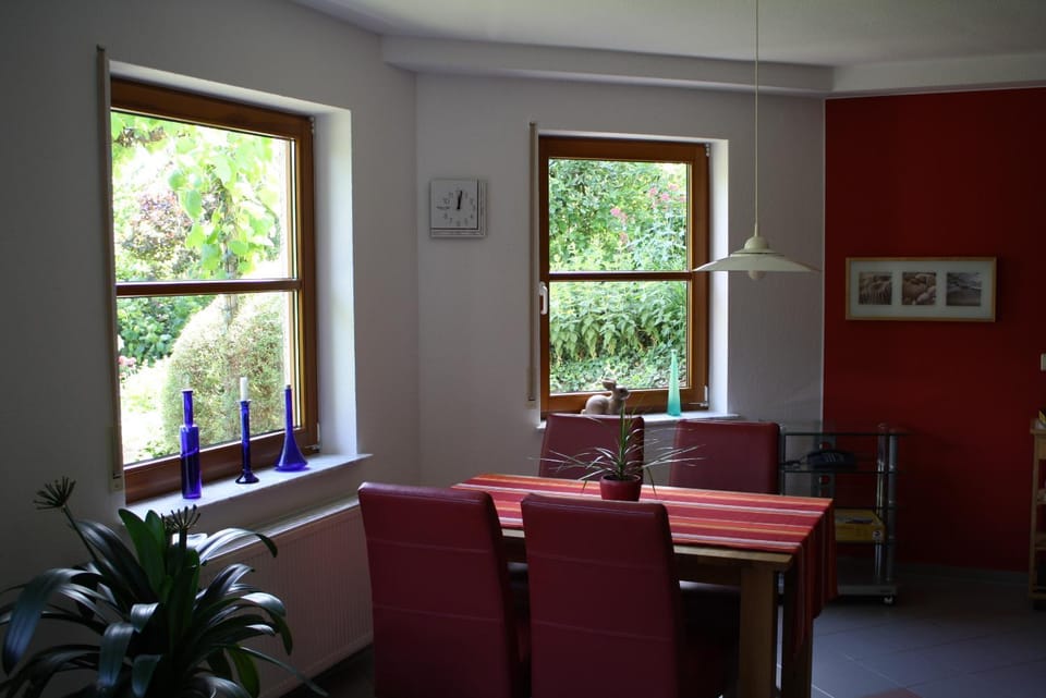 Living room, Photo of the whole room, Dining area