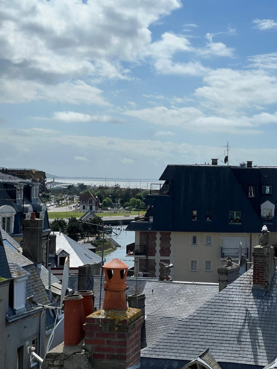 City view, Sea view