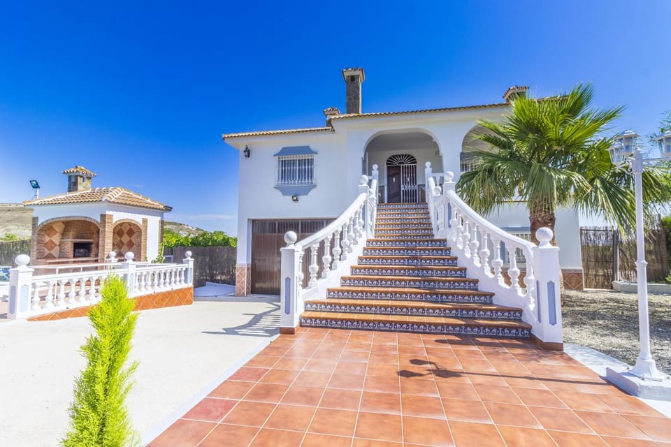 Property building, Facade/entrance, Off site