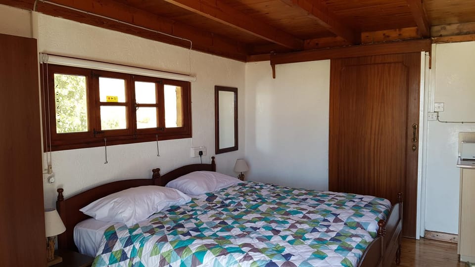 Bed, Photo of the whole room, Decorative detail